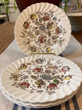 4 Johnson Brothers Staffordshire Bouquet 7 7/8" Salad Plates Excellent Condition